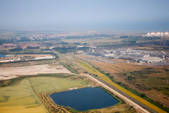 Hafen bei Loon-Plage im Bundesland Nord, Frankreich von oben