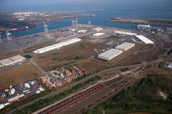 Hafen bei Loon-Plage im Bundesland Nord, Frankreich aus der Luft