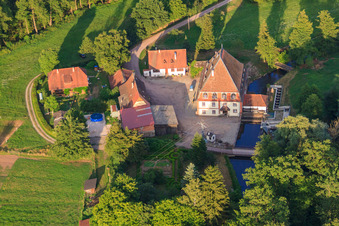 Luftaufnahme von Getreidemühle Bienwaldmühle an der Lauter in Scheibenhardt im Bundesland Rheinland-Pfalz, Deutschland