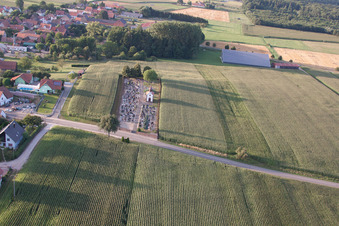 Salmbach im Bundesland Bas-Rhin, Frankreich von einer Drohne aus