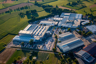 Luftbild von Industrie- und Gewerbegebiet der Fischer Edelstahlrohre GmbH in Achern im Ortsteil Fautenbach im Bundesland Baden-Württemberg, Deutschland