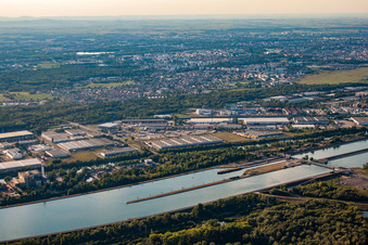 Luftaufnahme von Hafen Strasbourg im Ortsteil Port du Rhin Sud in Straßburg im Bundesland Bas-Rhin, Frankreich