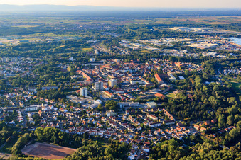 Luftbild von Stadtansicht von Süden in Germersheim im Bundesland Rheinland-Pfalz, Deutschland