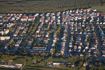 Ortsteil Eggenstein in Eggenstein-Leopoldshafen im Bundesland Baden-Württemberg, Deutschland aus der Drohnenperspektive