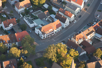Luftbild von Zum Löwen im Ortsteil Eggenstein in Eggenstein-Leopoldshafen im Bundesland Baden-Württemberg, Deutschland