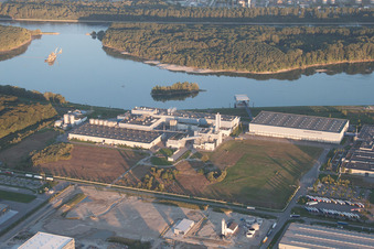 Industriegebiet Oberwald in Wörth am Rhein im Bundesland Rheinland-Pfalz, Deutschland vom Flugzeug aus