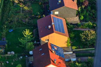 Am Rothsberg in Ispringen im Bundesland Baden-Württemberg, Deutschland von der Drohne aus gesehen