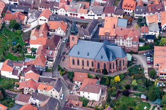Kirchengebäude der Pfarrkirche St. Martin in St. Martin in Sankt Martin im Ortsteil SaintMartin im Bundesland Rheinland-Pfalz, Deutschland