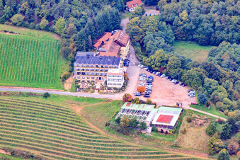 Arens Hotel 327m NN (früherers Hotel Haus am Weinberg) im Ortsteil SaintMartin in Sankt Martin im Bundesland Rheinland-Pfalz, Deutschland