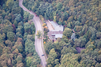 Pfalz - Gaststätte Rittersberg beim Hambacher Schloss im Ortsteil Hambach an der Weinstraße in Neustadt an der Weinstraße im Bundesland Rheinland-Pfalz, Deutschland