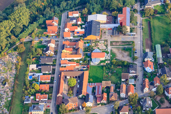 Tulla Halle. Gottfried-Tulla-Schule Sondernheim und Schülerhort "Power Kids" in Germersheim im Bundesland Rheinland-Pfalz, Deutschland