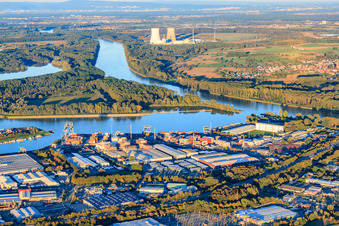 Industriegebiet Hafenstraße mit Smurfit Westrock Wellpappe Südwest, Ardagh Group und Hanewald Spedition in Germersheim im Bundesland Rheinland-Pfalz, Deutschland
