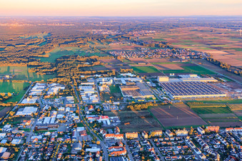 M.A.C. Maschinen und Anlagen Componenten GmbH, Mercedes-Benz Logistikcenter und  PROWELL Progroup Board GmbH im Interpark in Offenbach an der Queich im Bundesland Rheinland-Pfalz, Deutschland