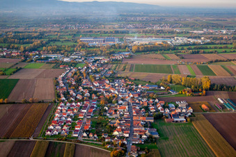 Drohnenaufname von Ortsteil Mörlheim in Landau in der Pfalz im Bundesland Rheinland-Pfalz, Deutschland