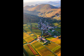 Hotel Leinsweiler Hof im Bundesland Rheinland-Pfalz, Deutschland von oben