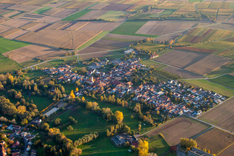 Ortsteil Mühlhofen in Billigheim-Ingenheim im Bundesland Rheinland-Pfalz, Deutschland aus der Luft