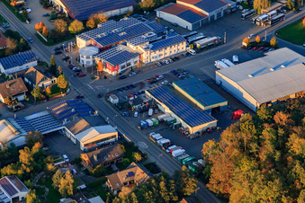 Industriegebiet Am Gäxwald mit REHA med Gesundheitspark GmbH und Getränke-Felix GmbH in Herxheim bei Landau im Bundesland Rheinland-Pfalz, Deutschland