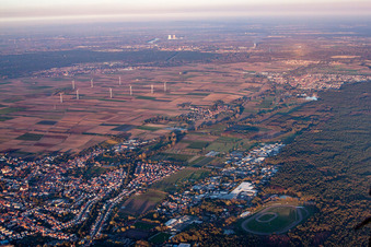Herxheim bei Landau im Bundesland Rheinland-Pfalz, Deutschland aus der Drohnenperspektive