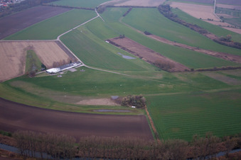 Flugplatz Linkenheim EDRI in Linkenheim-Hochstetten im Bundesland Baden-Württemberg, Deutschland