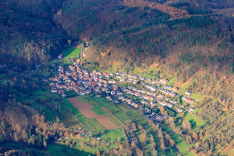 Dorf im Pfälzerwald am Hahnenbach im Ortsteil Gräfenhausen in Annweiler am Trifels im Bundesland Rheinland-Pfalz, Deutschland