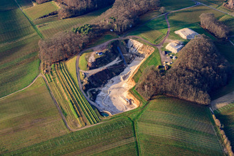 Luftaufnahme von Deponie im Ortsteil Gleiszellen in Gleiszellen-Gleishorbach im Bundesland Rheinland-Pfalz, Deutschland