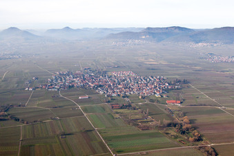 Drohnenbild von Ortsteil Nußdorf in Landau in der Pfalz im Bundesland Rheinland-Pfalz, Deutschland