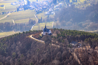 Luftbild von St.-Anna-Kapelle auf dem Annaberg in Burrweiler im Bundesland Rheinland-Pfalz, Deutschland