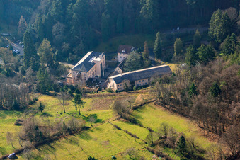 Luftaufnahme von MVZ Landau GmbH in der Badstr in Gleisweiler im Bundesland Rheinland-Pfalz, Deutschland