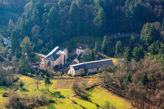 Schrägluftbild von MVZ Landau GmbH in der Badstr in Gleisweiler im Bundesland Rheinland-Pfalz, Deutschland