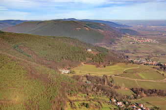 St.-Anna-Kapelle im Winter auf dem Annaberg aus Süden in Burrweiler im Bundesland Rheinland-Pfalz, Deutschland