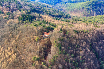 Luftbild von Ringelsberghütte über den Kalkfelsen in Frankweiler im Bundesland Rheinland-Pfalz, Deutschland