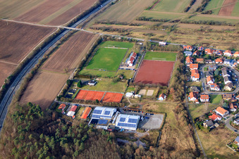 Sportanlagen des Tennisclub Lingenfeld und des TSV 03 Lingenfeld e.V im Bundesland Rheinland-Pfalz, Deutschland