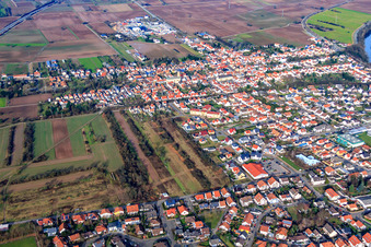 Robertsauer Straße in Lingenfeld im Bundesland Rheinland-Pfalz, Deutschland