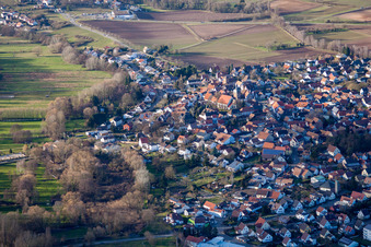 Ortsteil Billigheim in Billigheim-Ingenheim im Bundesland Rheinland-Pfalz, Deutschland von oben gesehen