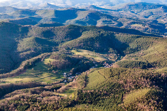 Drohnenbild von Ortsteil Blankenborn in Bad Bergzabern im Bundesland Rheinland-Pfalz, Deutschland