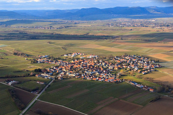 Luftbild von Ortsansicht im Winter von Südosten in Impflingen im Bundesland Rheinland-Pfalz, Deutschland
