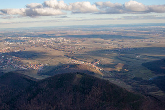 Schrägluftbild von Landau von Westen in Landau in der Pfalz im Bundesland Rheinland-Pfalz, Deutschland