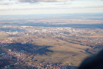 Landau von Westen in Landau in der Pfalz im Bundesland Rheinland-Pfalz, Deutschland vom Flugzeug aus