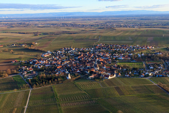Dorfansicht im Winter aus Norden im Ortsteil Mörzheim in Landau in der Pfalz im Bundesland Rheinland-Pfalz, Deutschland