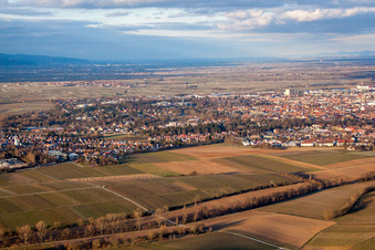 Landau von Westen in Landau in der Pfalz im Bundesland Rheinland-Pfalz, Deutschland von einer Drohne aus