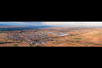 Stadtpanorama aus Südwesten im Winter in Offenbach an der Queich im Bundesland Rheinland-Pfalz, Deutschland