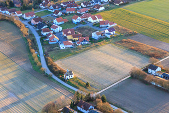 Luftbild von Arme-Seelen-Kapelle am Knittelsheimer Weg in Herxheimweyher im Bundesland Rheinland-Pfalz, Deutschland