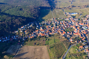 Schrägluftbild von Oberdorfstr in Oberotterbach im Bundesland Rheinland-Pfalz, Deutschland