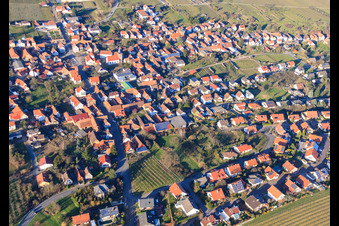 Weinstr in Oberotterbach im Bundesland Rheinland-Pfalz, Deutschland aus der Luft