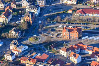 Luftaufnahme von Sackbahnhof am Keisverkehr Weinstraße / Kappeller Straße in Bad Bergzabern im Bundesland Rheinland-Pfalz, Deutschland