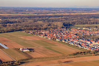 Steegmüller Erdbeergarten in Offenbach an der Queich im Bundesland Rheinland-Pfalz, Deutschland