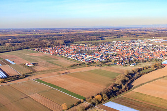 Elsässer Straße in Offenbach an der Queich im Bundesland Rheinland-Pfalz, Deutschland