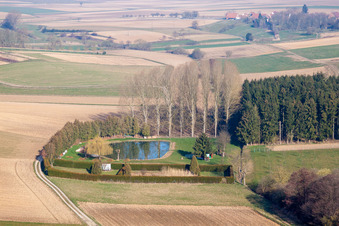 Drohnenbild von Siegen im Bundesland Bas-Rhin, Frankreich