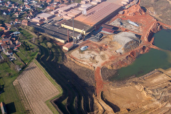 Niederbetschdorf im Bundesland Bas-Rhin, Frankreich von oben