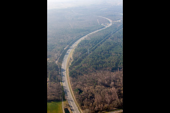 Schweighouse-sur-Moder im Bundesland Bas-Rhin, Frankreich von der Drohne aus gesehen